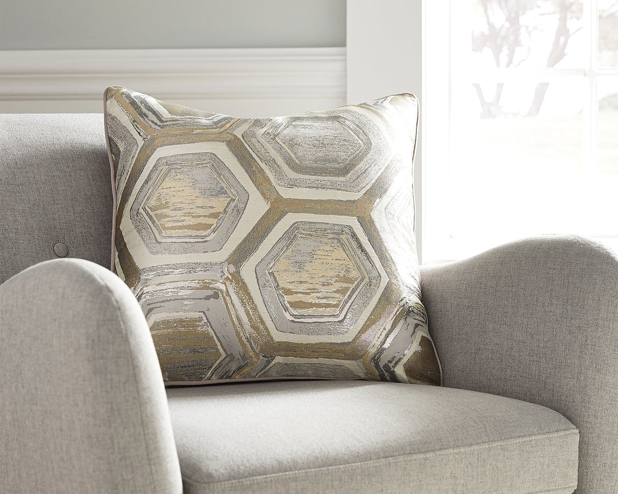 Cape Furniture Outlet - Ashley Furniture - Meiling Pillows - Pillow (4/CS) / Metallic - A1000480
