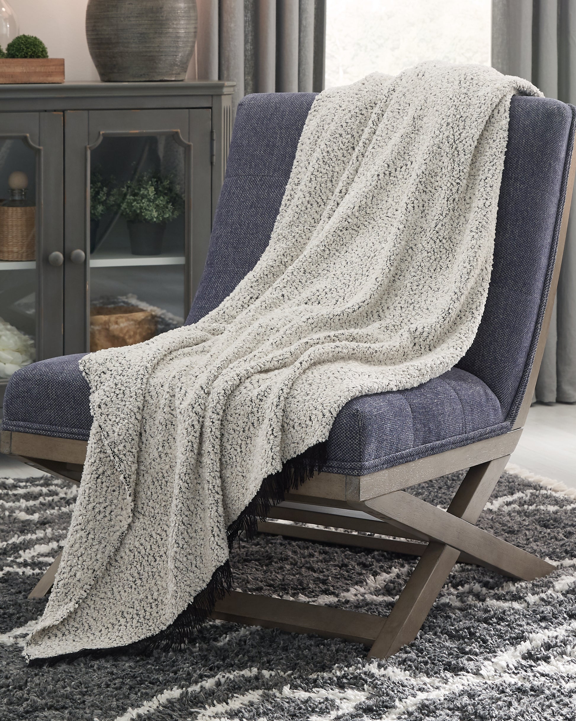 Cape Furniture Outlet - Ashley Furniture - Leonita Throw - Throw / Black/White - A1000769T