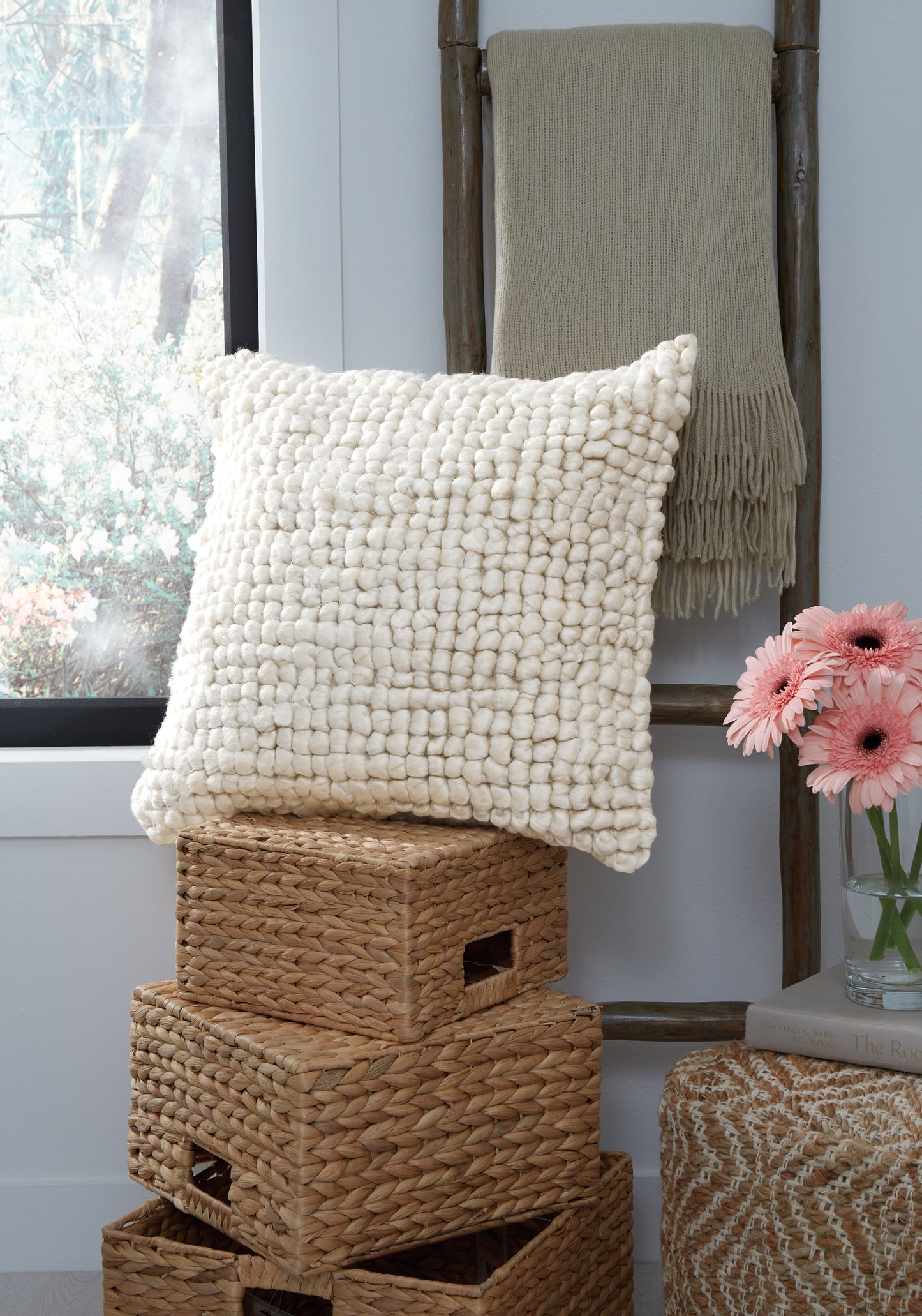 Cape Furniture Outlet - Ashley Furniture - Aavie Pillows - Pillow / Ivory - A1000956P