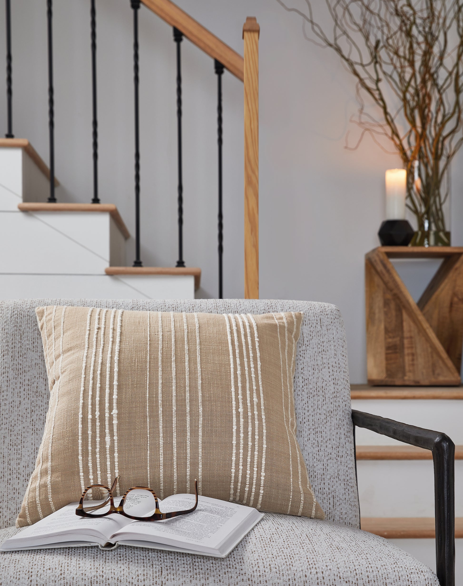 Cape Furniture Outlet - Ashley Furniture - Benbert Pillows - Pillow / Tan/White - A1000958P