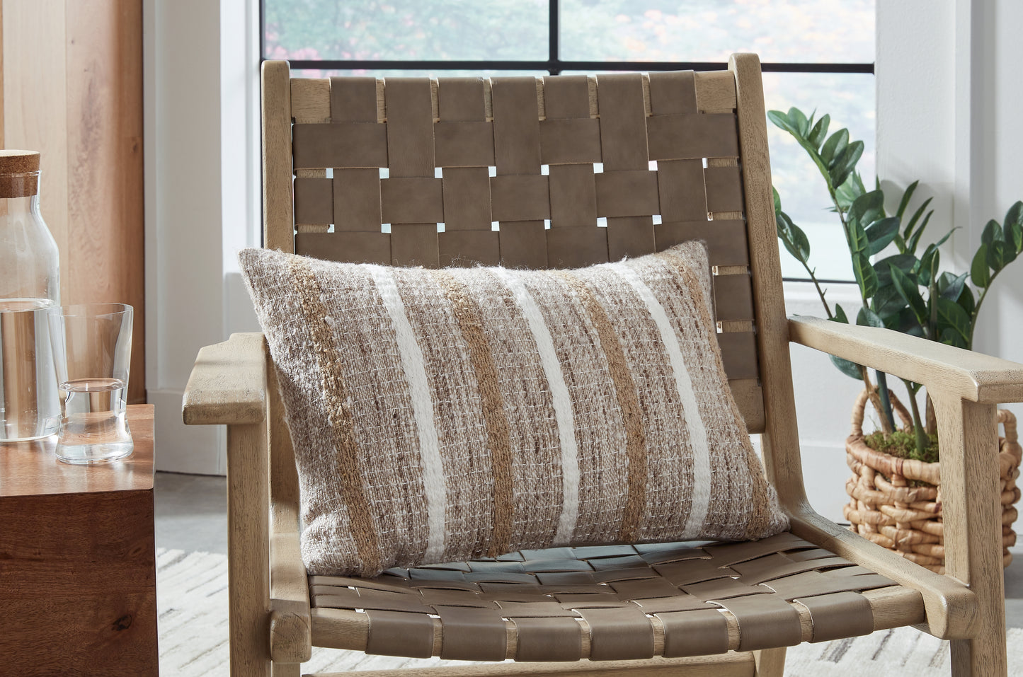 Cape Furniture Outlet - Ashley Furniture - Benish Pillows - Pillow (4/CS) / Tan/Brown/White - A1001047