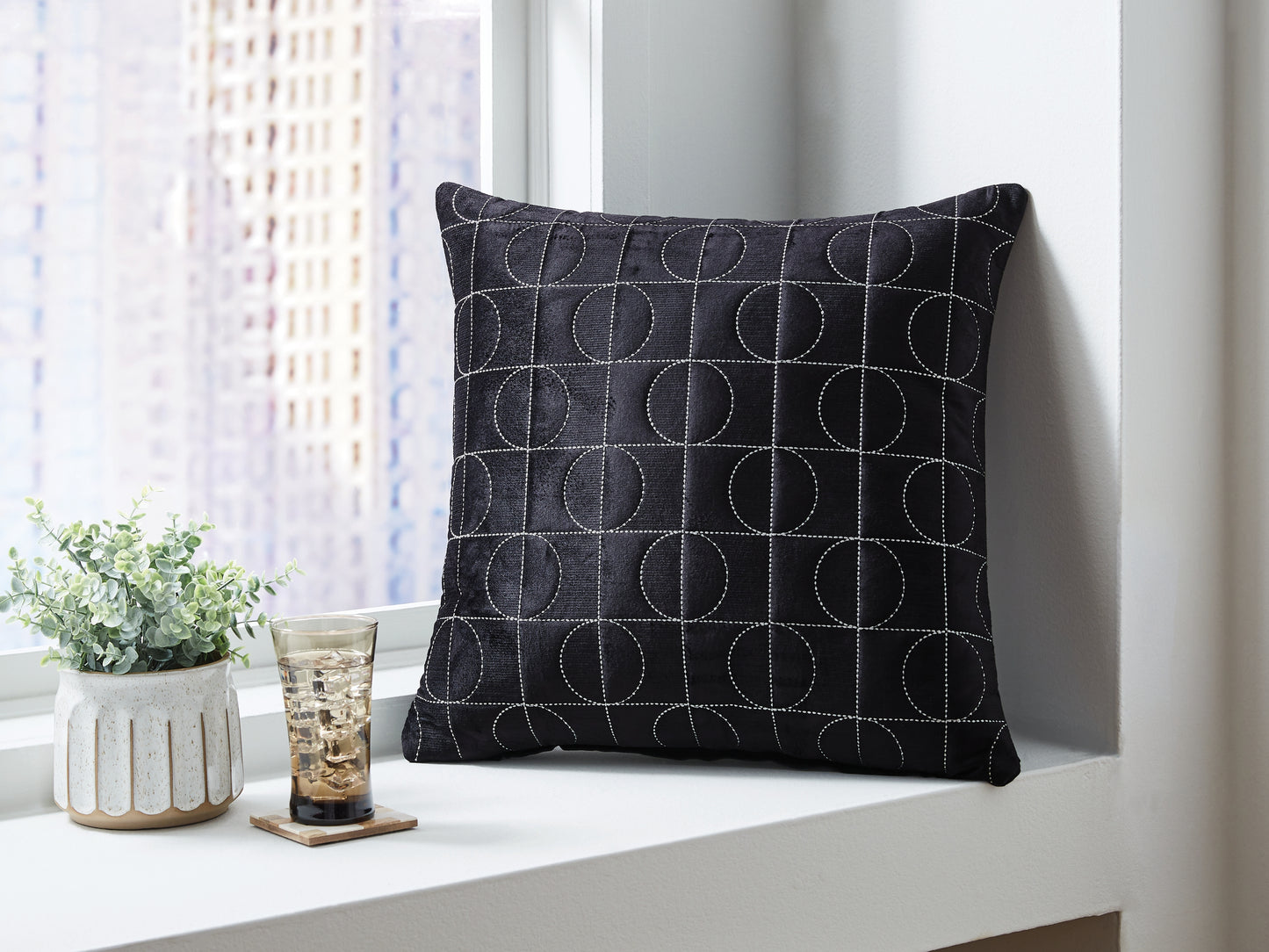 Cape Furniture Outlet - Ashley Furniture - Kydner Pillows - Pillow (4/CS) / Black/Silver - A1001108