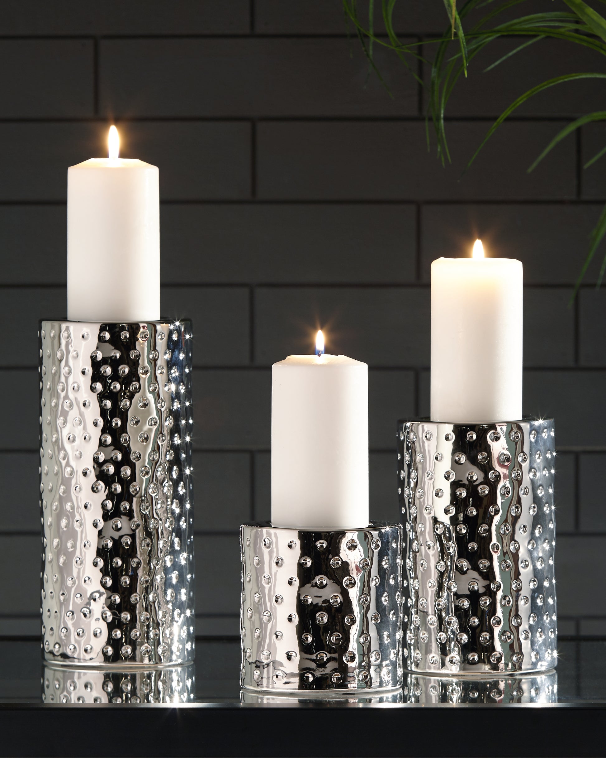 Cape Furniture Outlet - Ashley Furniture - Marisa Candle Holder - Candle Holder Set (3/CN) / Silver Finish - A2000460
