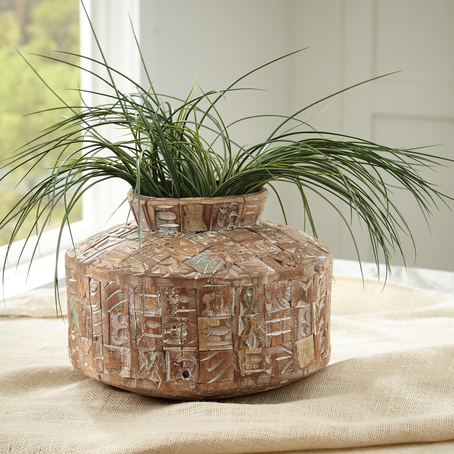 Cape Furniture Outlet - Ashley Furniture - Meltland Vase - Vase / Natural/Black - A2000557
