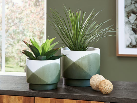 Cape Furniture Outlet - Ashley Furniture - Ardenridge Planter (Set of 2) - Planter Set (Set of 2) / Green/White - A2000579