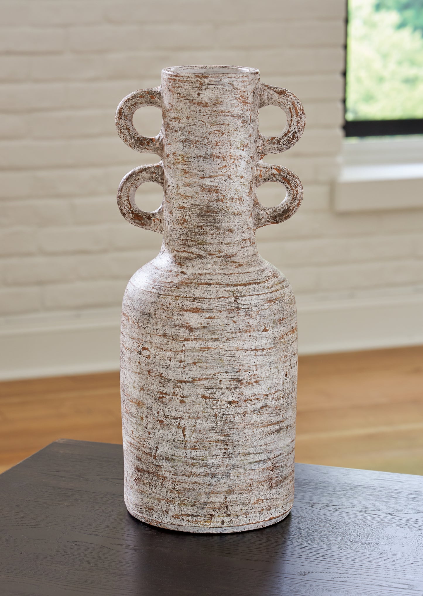Cape Furniture Outlet - Ashley Furniture - Wellbridge Vase - Vase / Distressed White - A2000609