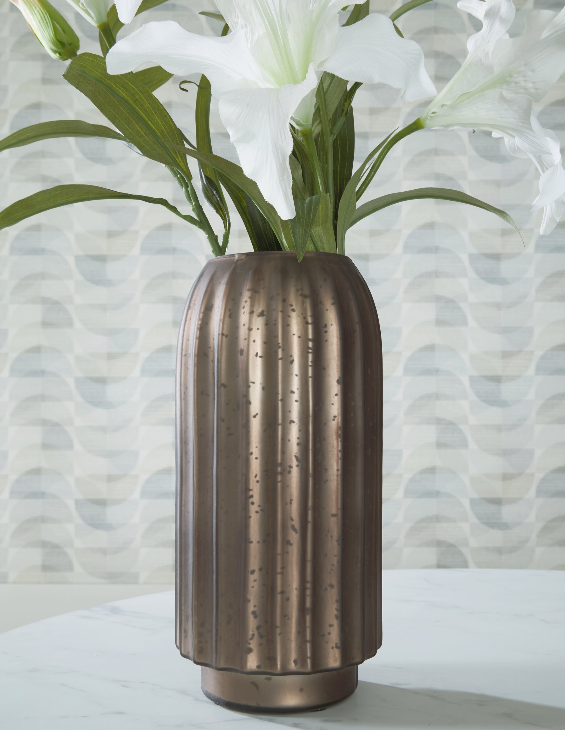 Cape Furniture Outlet - Ashley Furniture - Briarcott Vase - Vase / Brown - A2000704