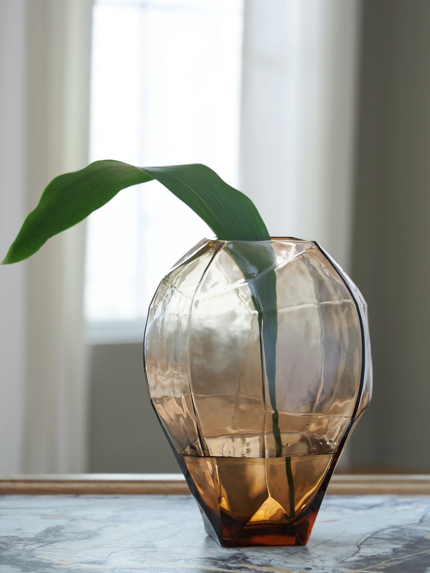 Cape Furniture Outlet - Ashley Furniture - Ewart Vase - Vase / Light Brown - A2000866