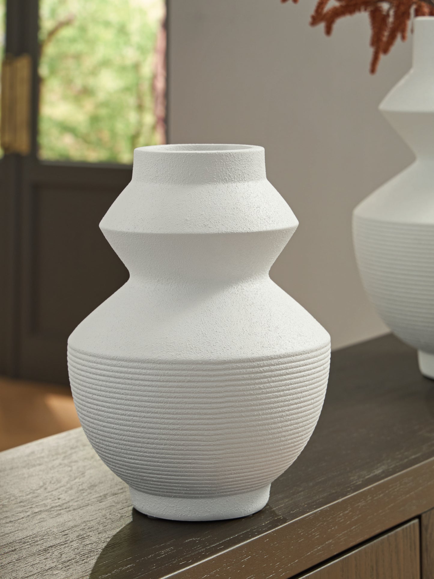 Cape Furniture Outlet - Ashley Furniture - Naveen Vase - Vase / White - A2000870
