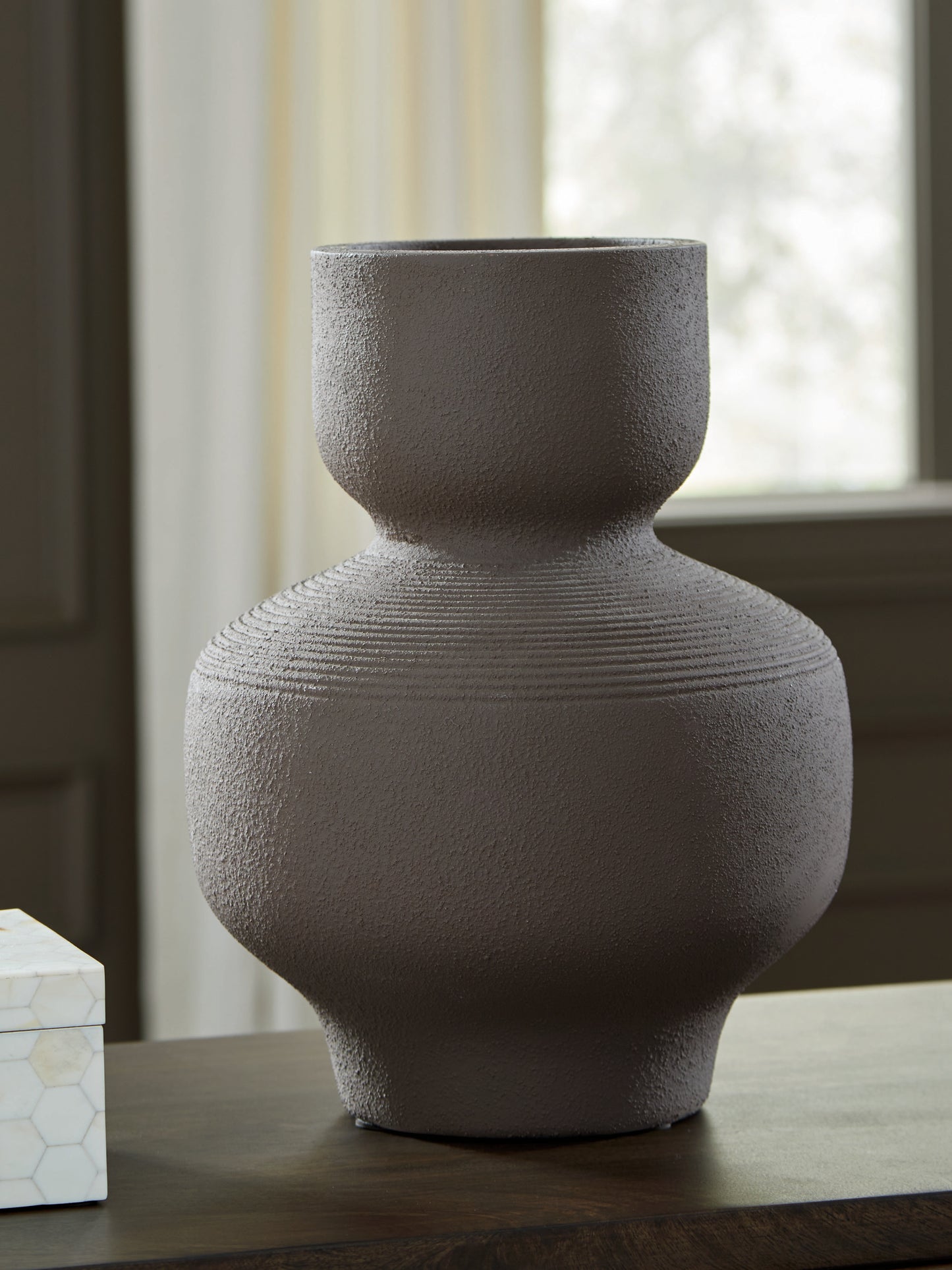Cape Furniture Outlet - Ashley Furniture - Dalsen Vase - Vase / Brown - A2000872