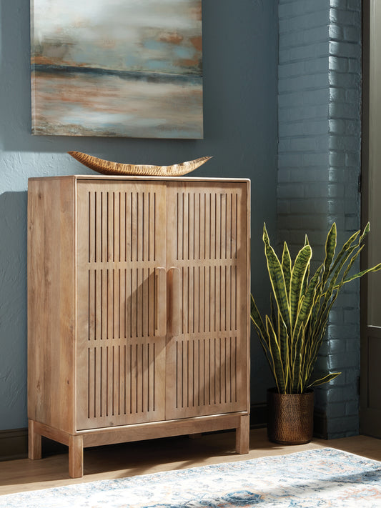 Cape Furniture Outlet - Ashley Furniture - Pellamour Bar Cabinet - Bar Cabinet / Natural Brown - A4000698