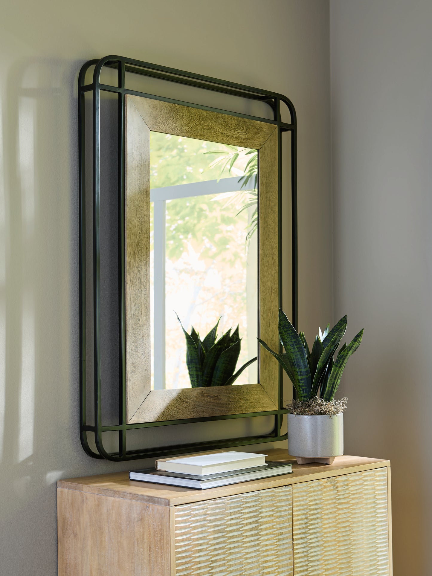 Cape Furniture Outlet - Ashley Furniture - Beelman Mirror - Accent Mirror / Black/Brown - A8010409