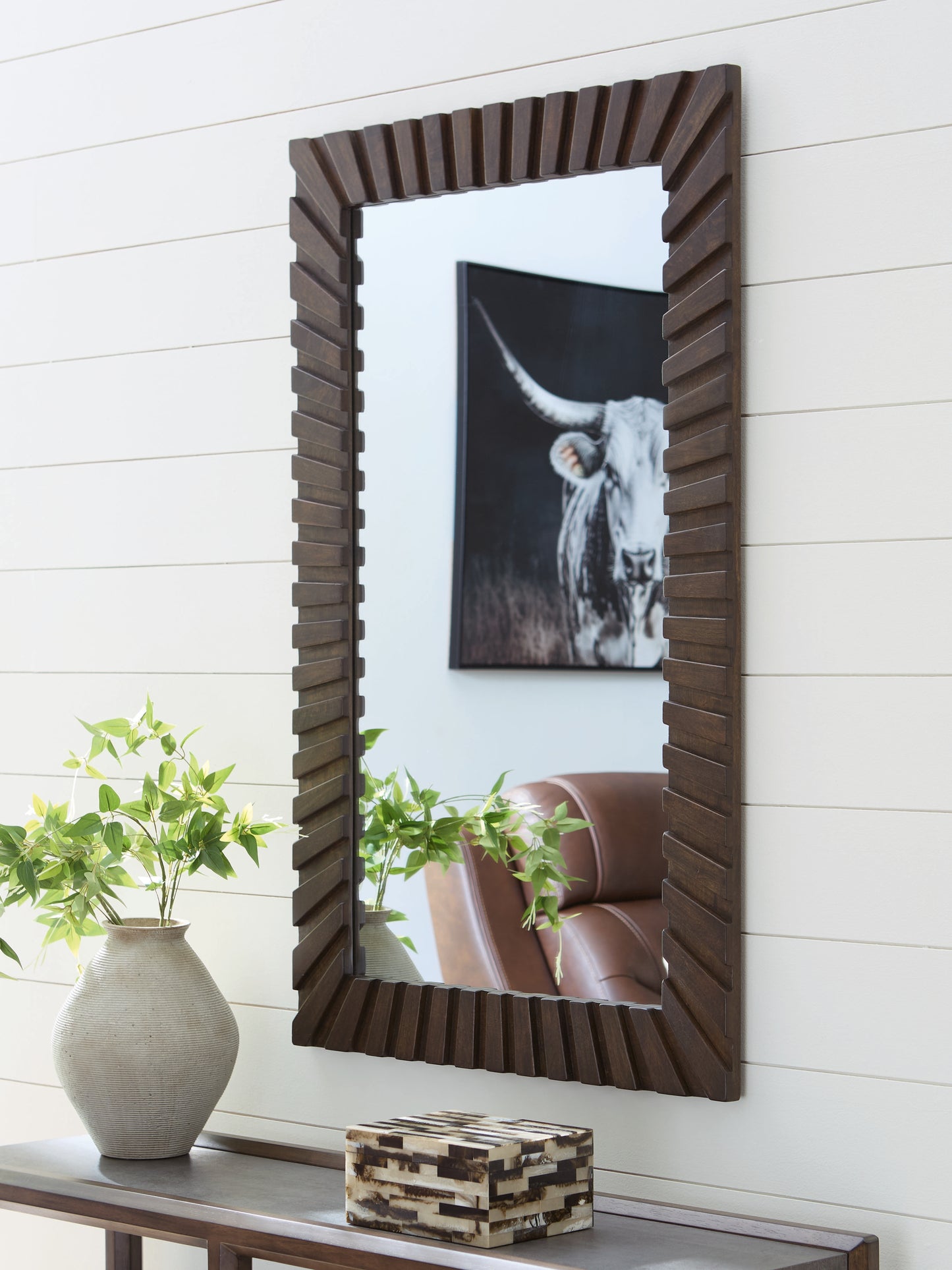 Cape Furniture Outlet - Ashley Furniture - Advin Mirror - Accent Mirror / Dark Brown - A8010428