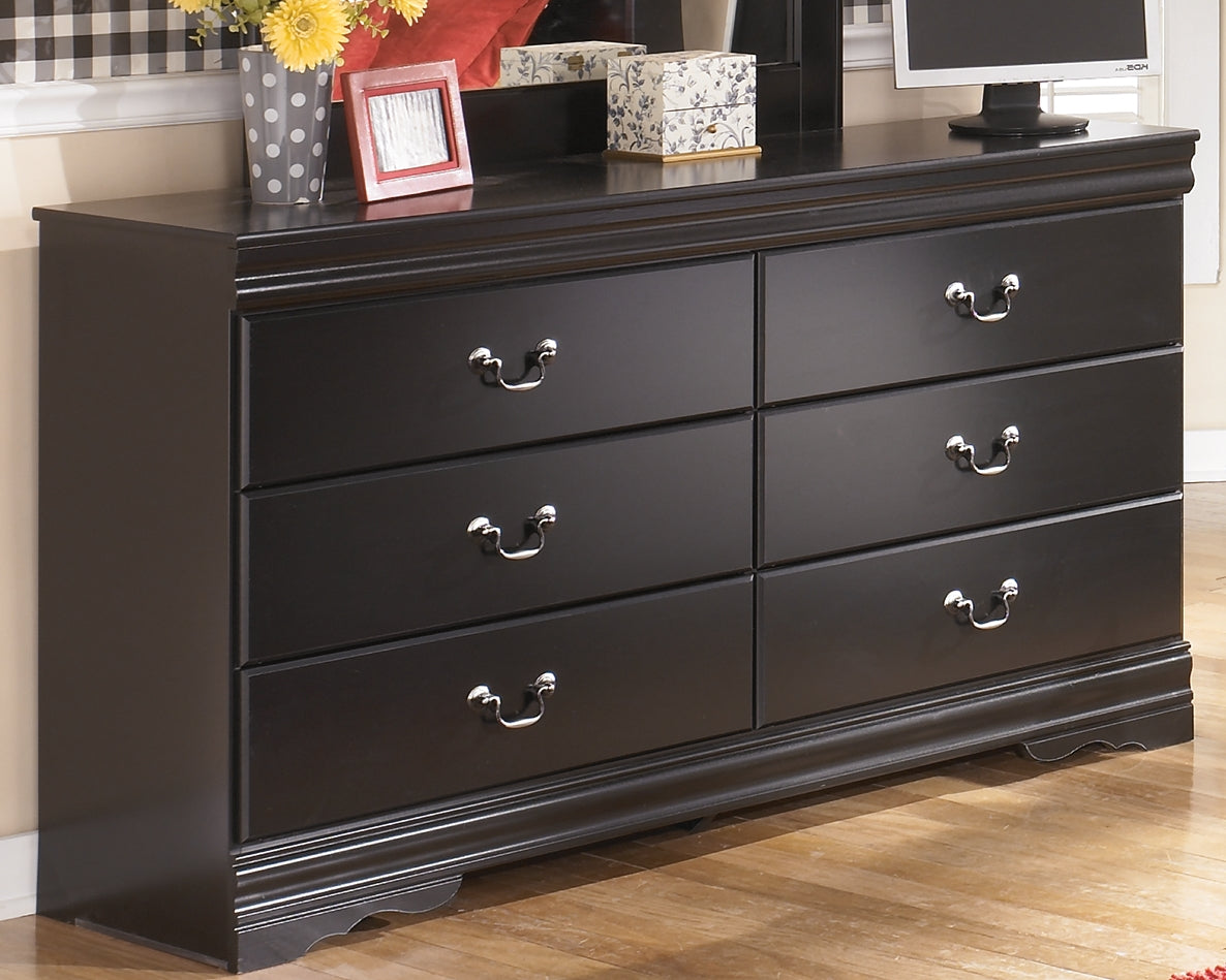 Cape Furniture Outlet - Ashley Furniture - Huey Vineyard Bedroom - Six Drawer Dresser / Black - B128-31