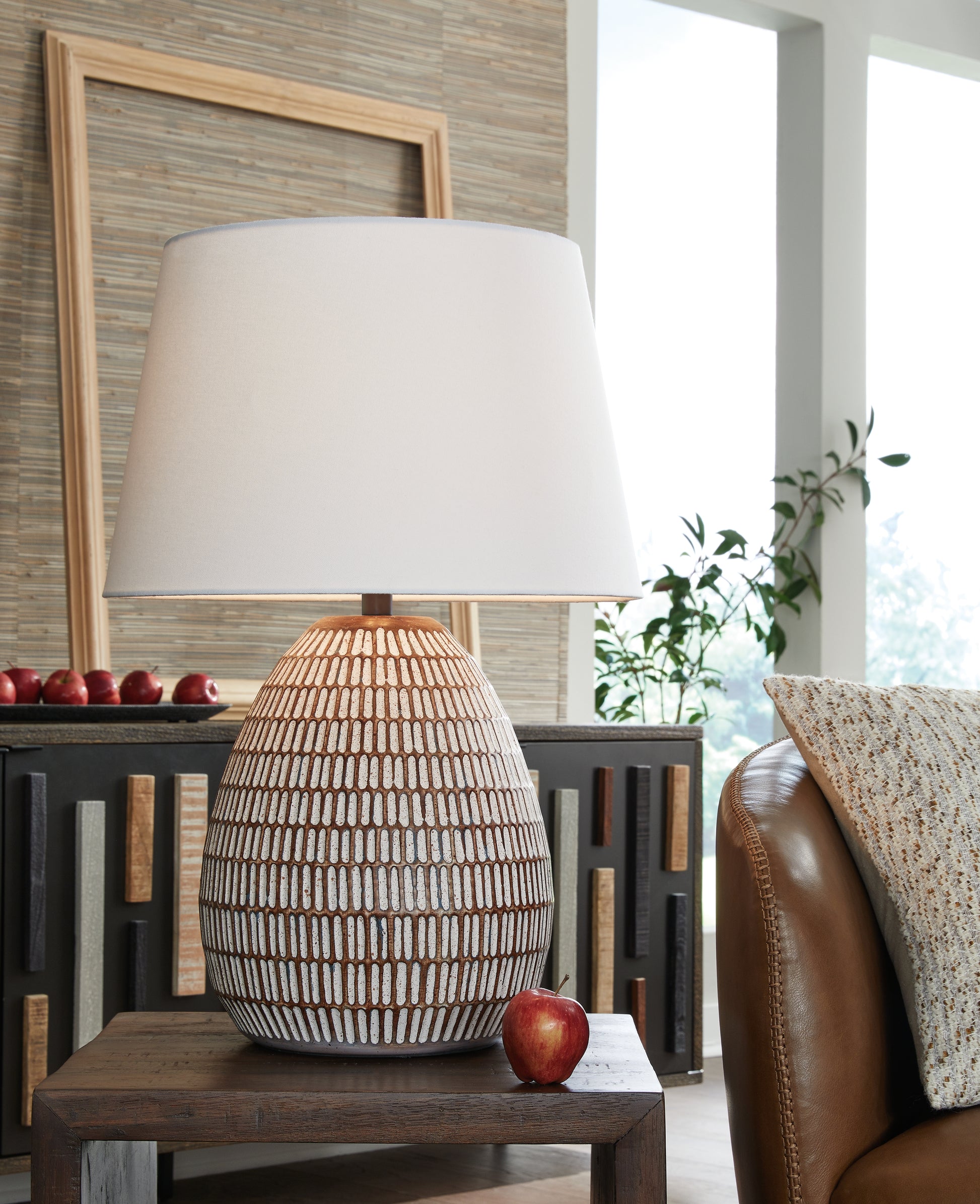 Cape Furniture Outlet - Ashley Furniture - Darrich Lighting - 2-Piece Lamp Set / Beige/White - L235804X2