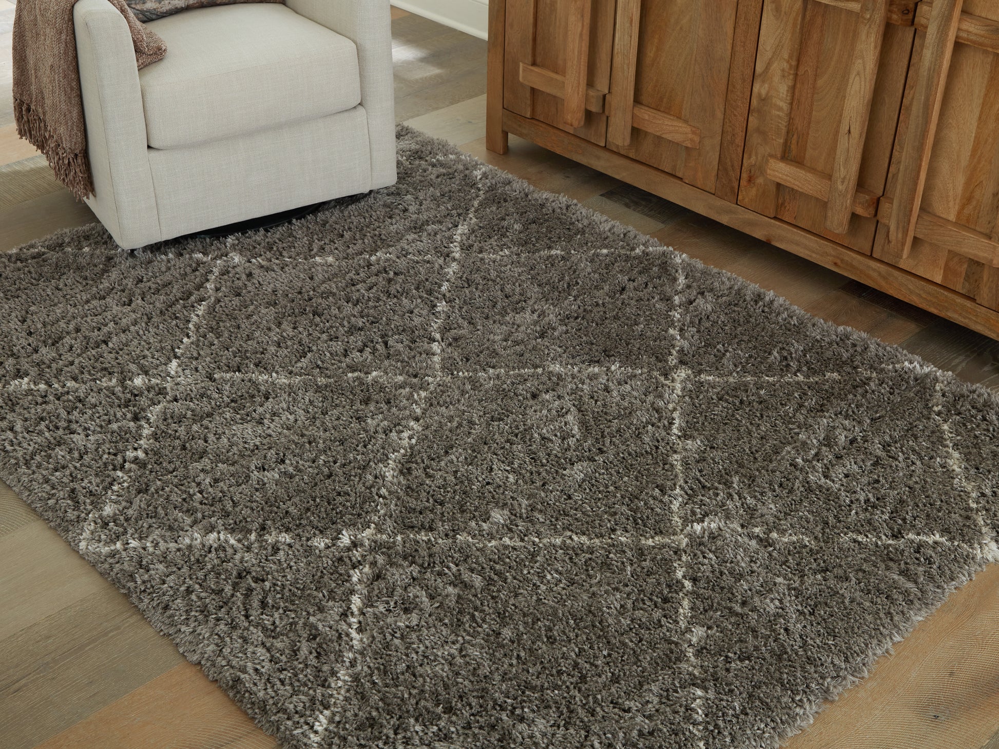 Cape Furniture Outlet - Ashley Furniture - Wrenlow Rug - 8' x 10' Rug / Gray/Cream - R407221