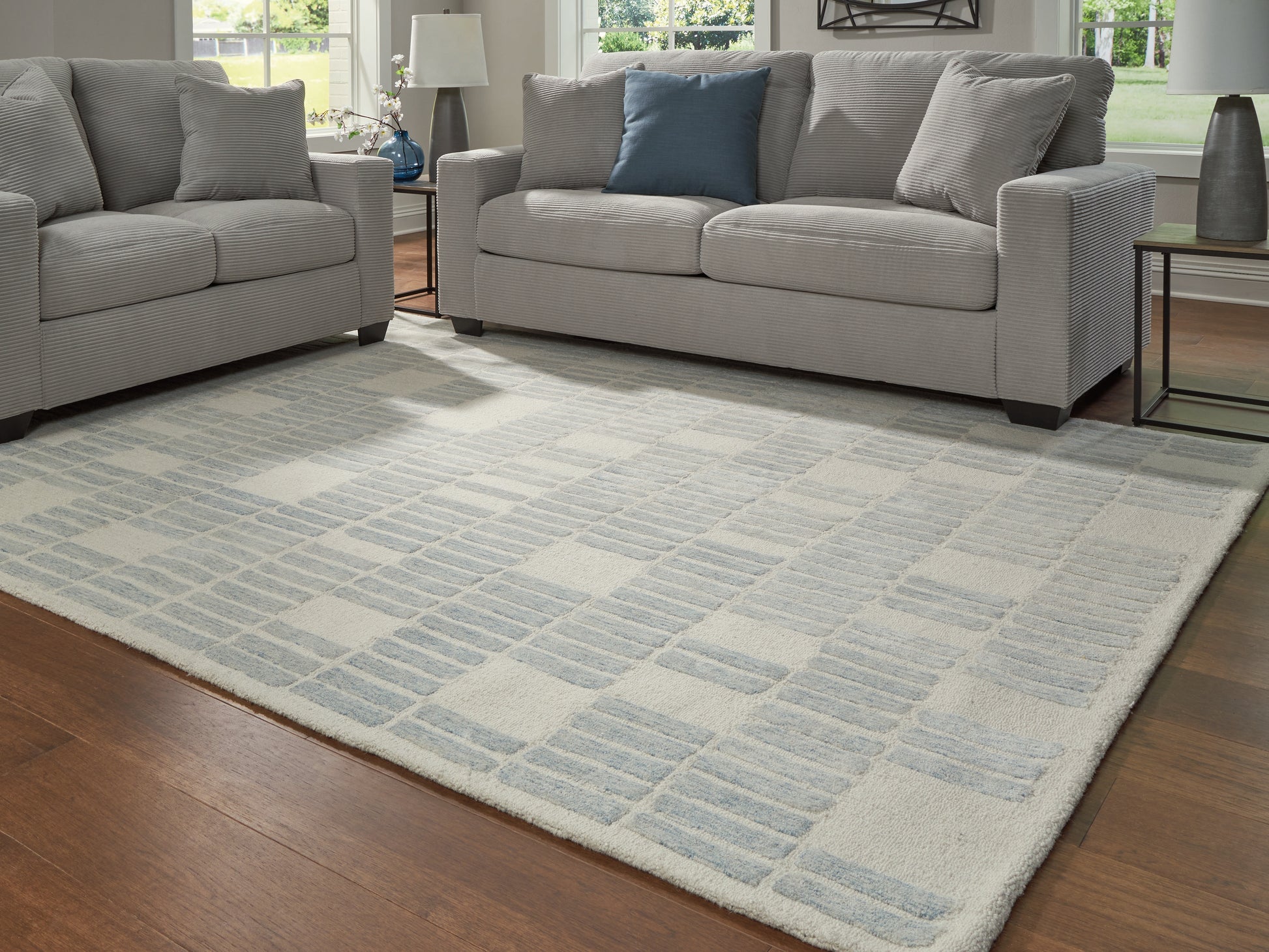 Cape Furniture Outlet - Ashley Furniture - Dylanton Rug - 5' x 7' Area Rug / Ivory/Blue - R407812