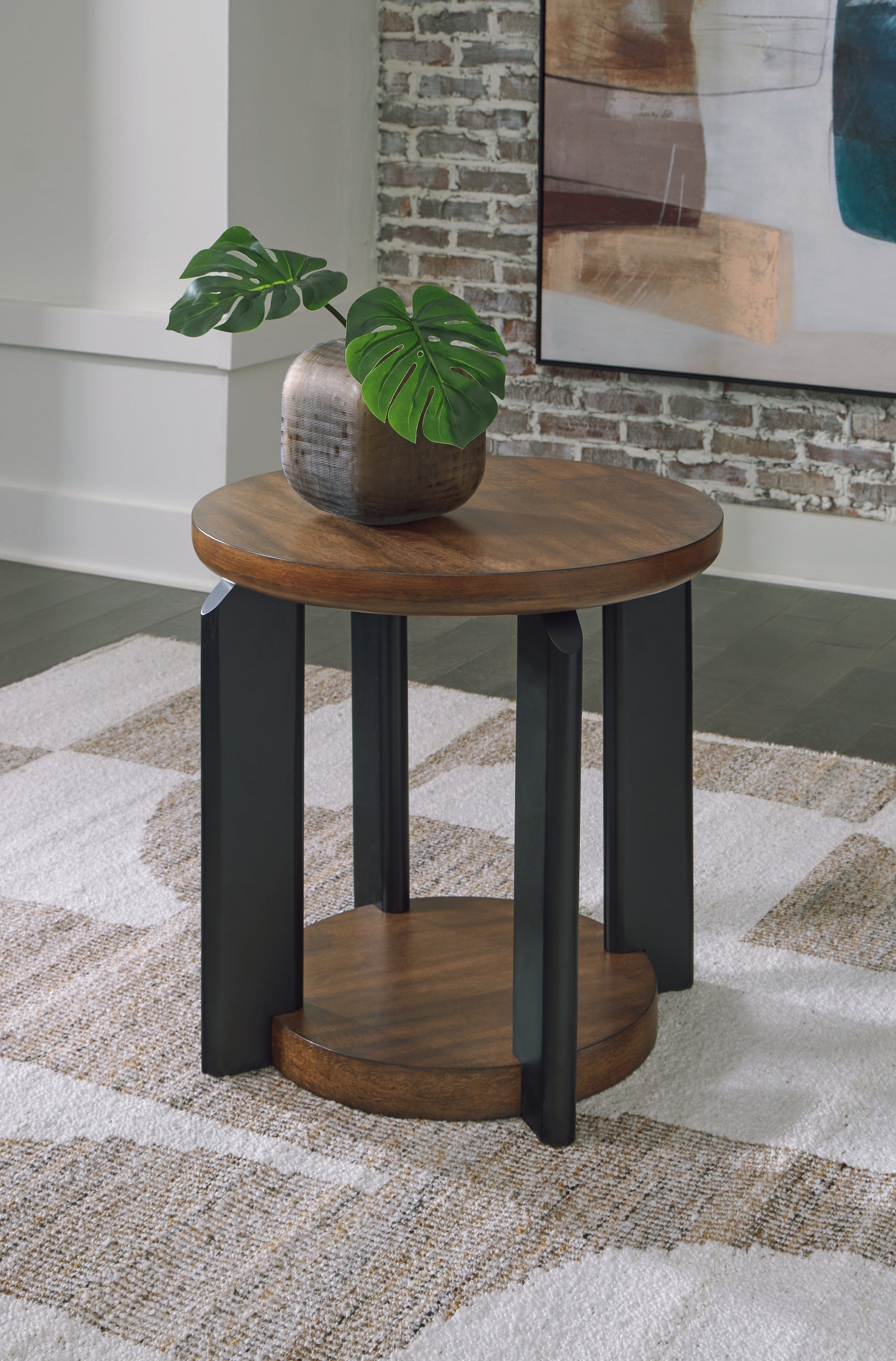 Cape Furniture Outlet - Ashley Furniture - Kraeburn End Table - Round End Table / Brown/Black - T624-6