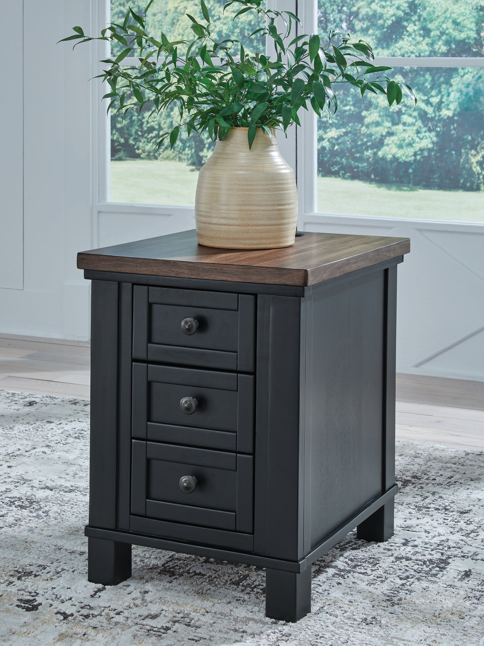 Cape Furniture Outlet - Ashley Furniture - Wildenauer Chairside End Table - Chair Side End Table / Brown/Black - T664-7