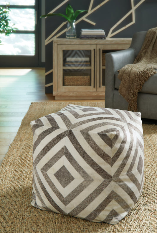 Cape Furniture Outlet - Ashley Furniture - Hartselle Pouf - Pouf / Brown - A1000982