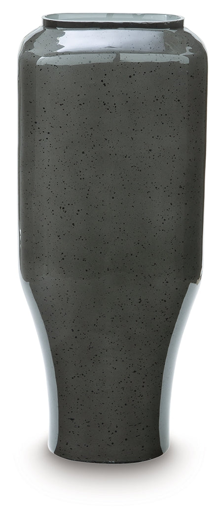 Kierlain Vase