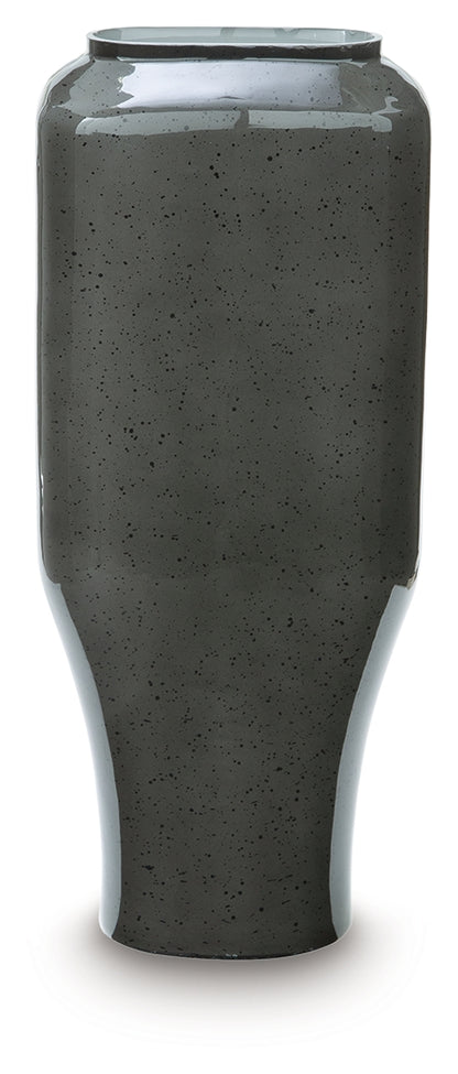 Kierlain Vase