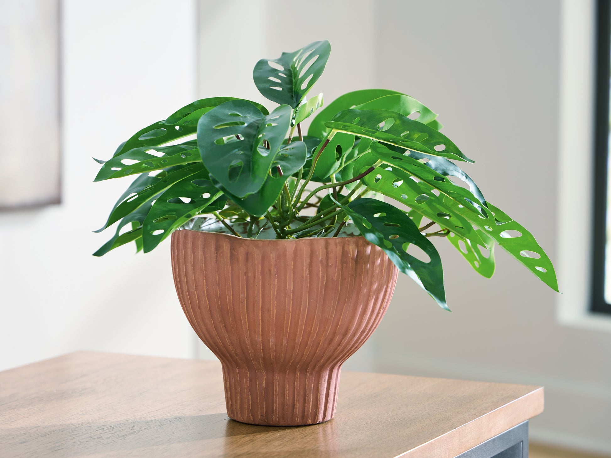 Cape Furniture Outlet - Ashley Furniture - Orban Vase - Vase - A2000886