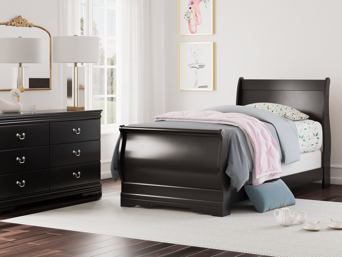 Cape Furniture Outlet - Ashley Furniture - Huey Vineyard Bedroom - Twin Sleigh Bed / Black - B128B5
