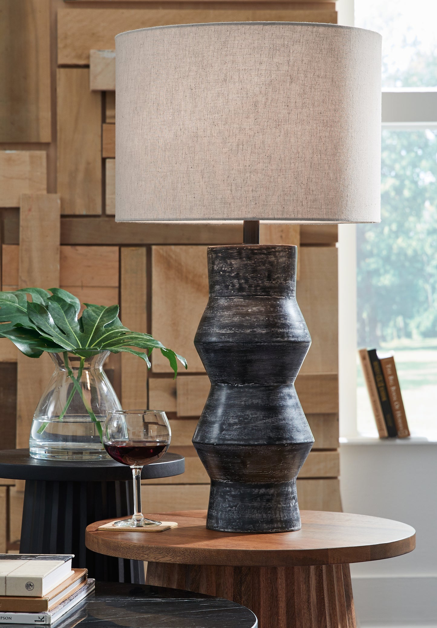 Cape Furniture Outlet - Ashley Furniture - Kerbert Lighting - 2-Piece Lamp Set / Distressed Black - L100824X2