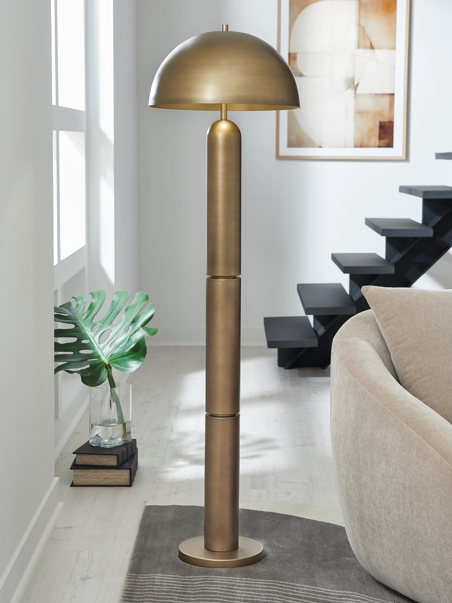 Cape Furniture Outlet - Ashley Furniture - Wendfield Lighting - Metal Floor Lamp (1/CN) / Antique Gold Finish - L208511