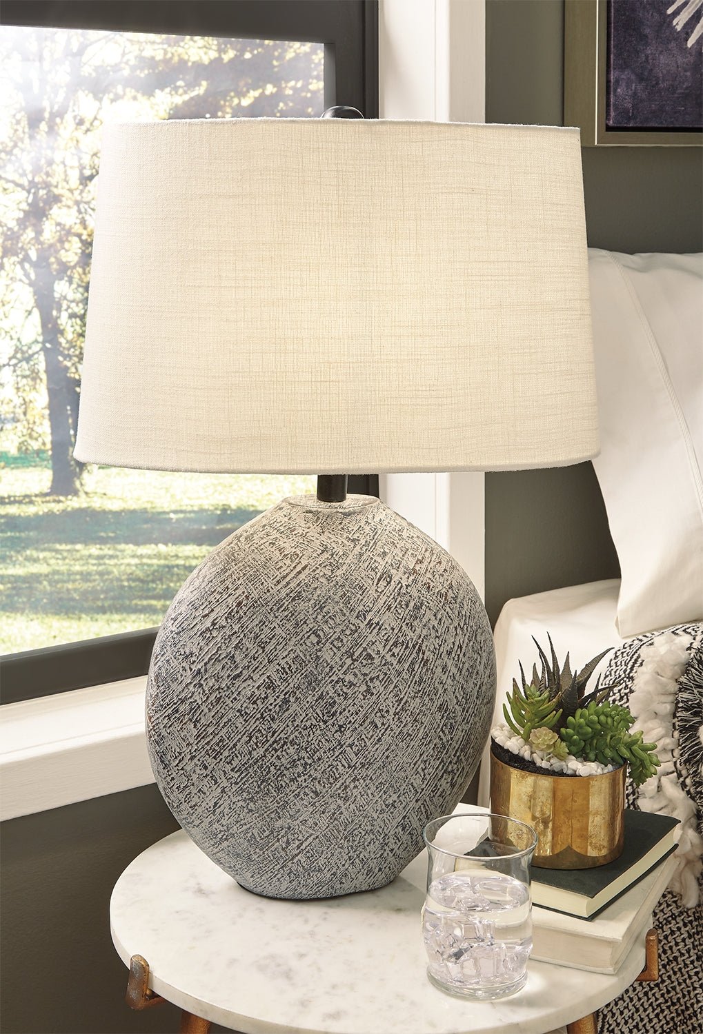Cape Furniture Outlet - Ashley Furniture - Harif Lighting - Table Lamp (Set of 2) / Black - L235624X2