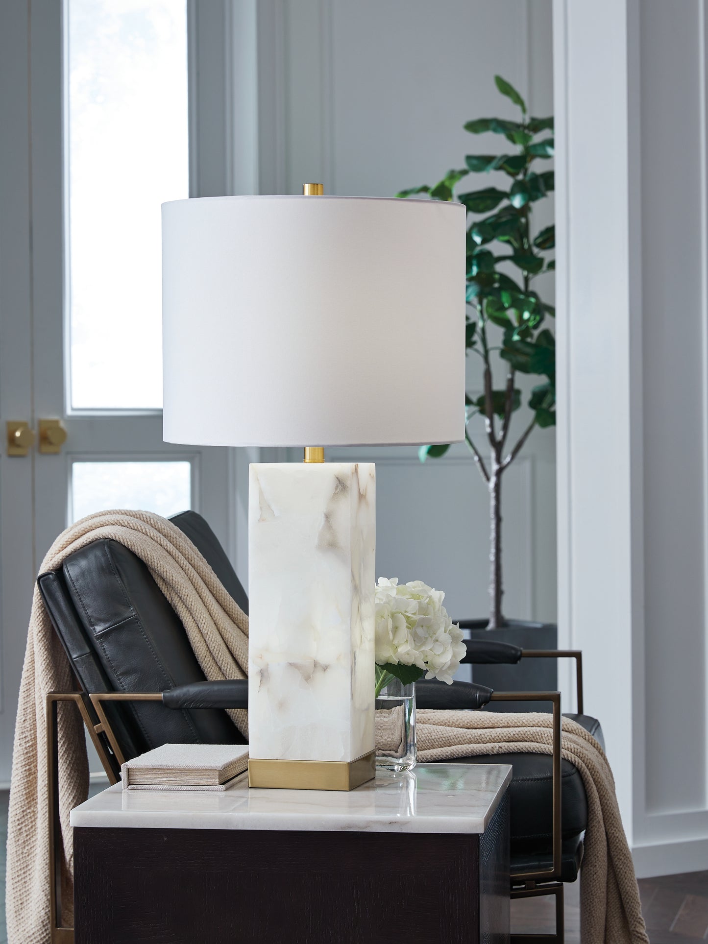 Cape Furniture Outlet - Ashley Furniture - Linderfield Lighting - Alabaster Table Lamp (1/CN) / White/Gold Finish - L429094