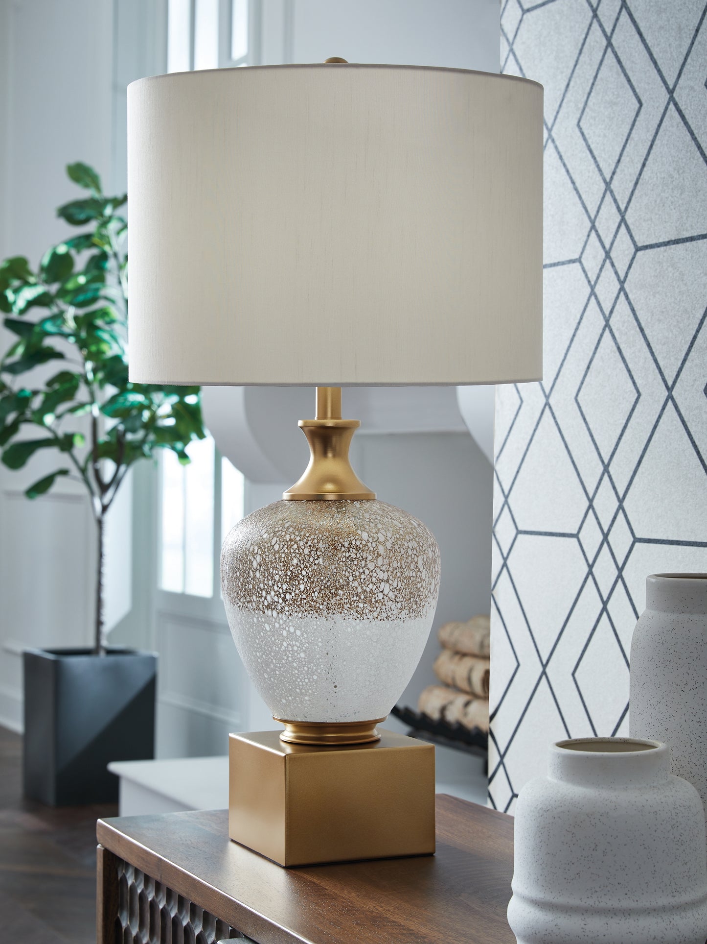 Cape Furniture Outlet - Ashley Furniture - Tavisburg Lighting - Glass Table Lamp (1/CN) / Brown/White/Gold - L430894