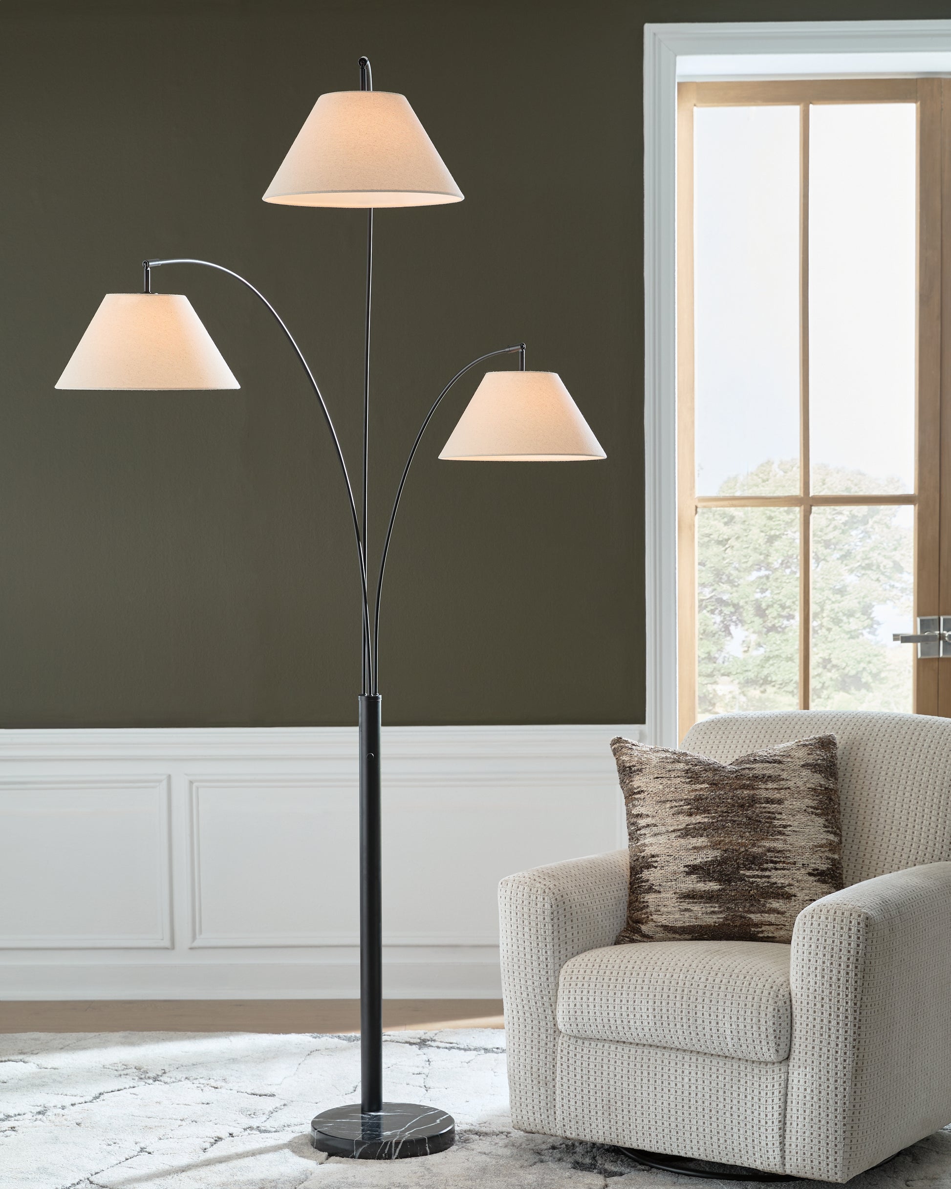 Cape Furniture Outlet - Ashley Furniture - Gibbswellner Lighting - Metal Arc Lamp (1/CN) - L725159