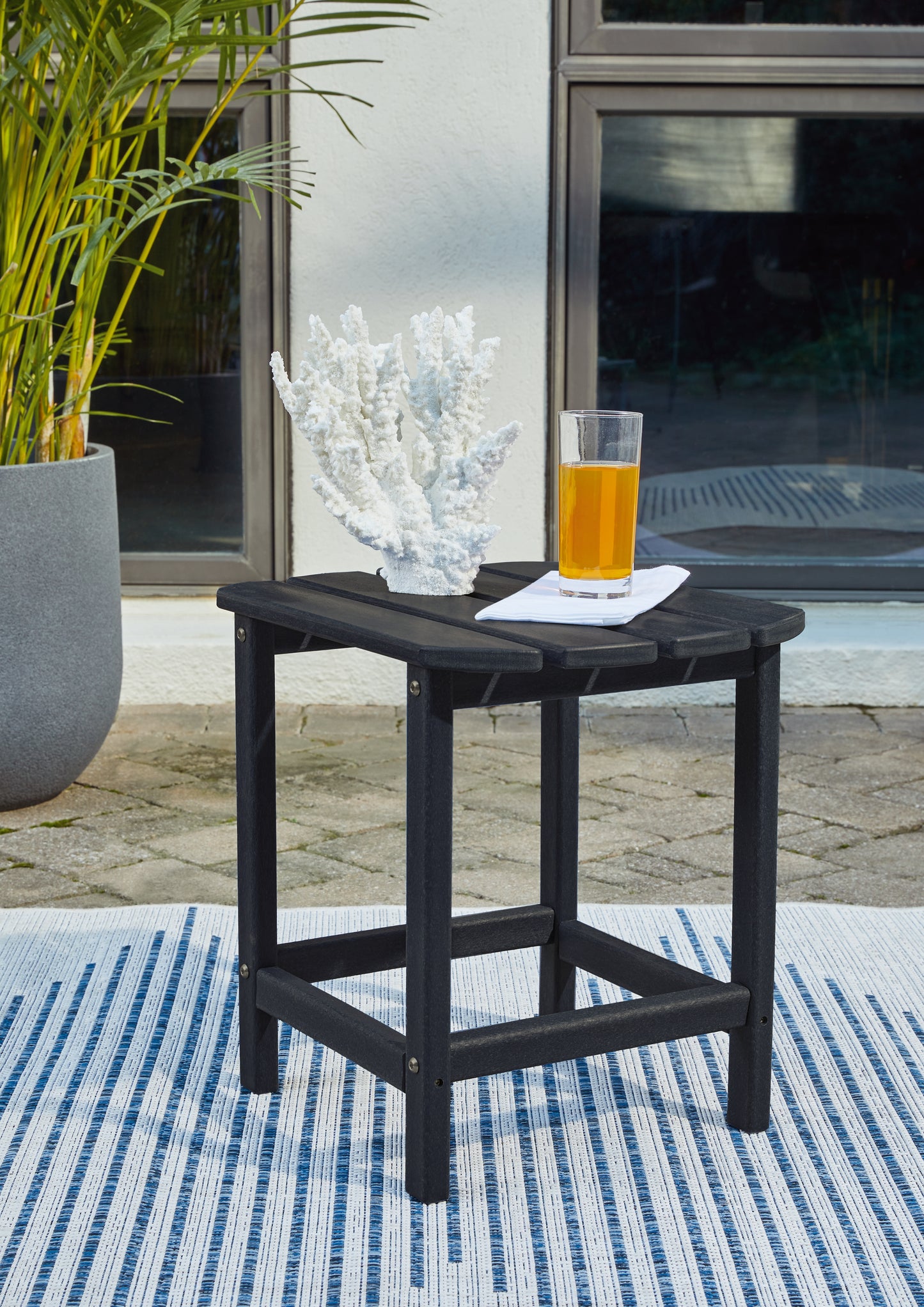 Cape Furniture Outlet - Ashley Furniture - Sundown Treasure Outdoor - End Table / Black - P008-703