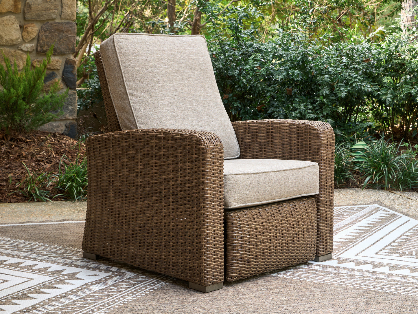 Cape Furniture Outlet - Ashley Furniture - Laguna Heights Outdoor - Recliner / Beige - PCP790-825