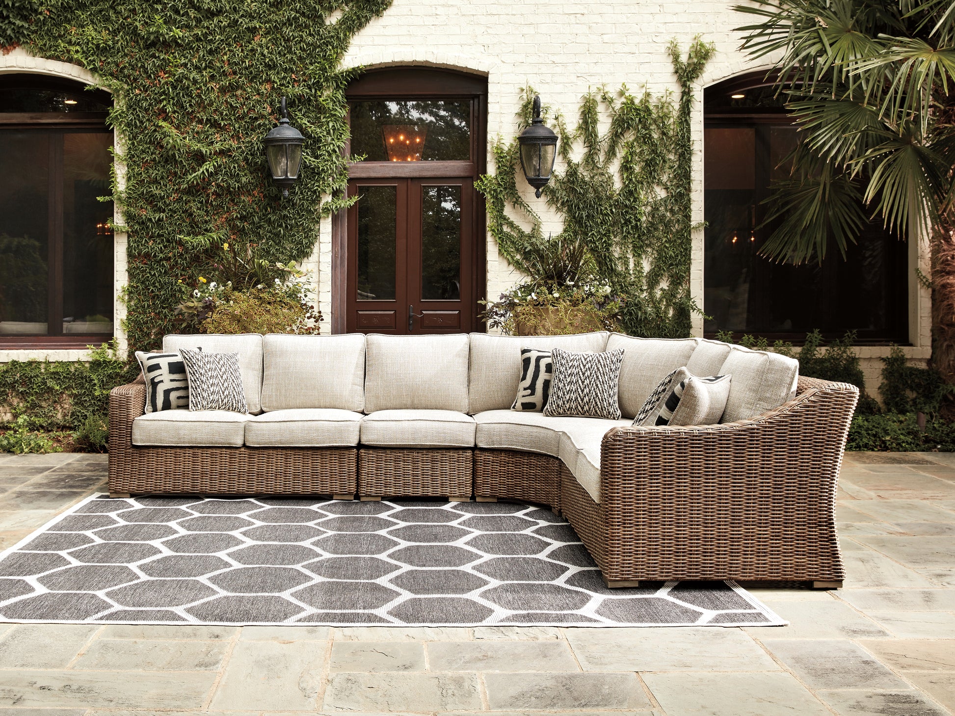 Cape Furniture Outlet - Ashley Furniture - Beachcroft Outdoor - 4-Piece Outdoor Seating Set / Beige - P791P7
