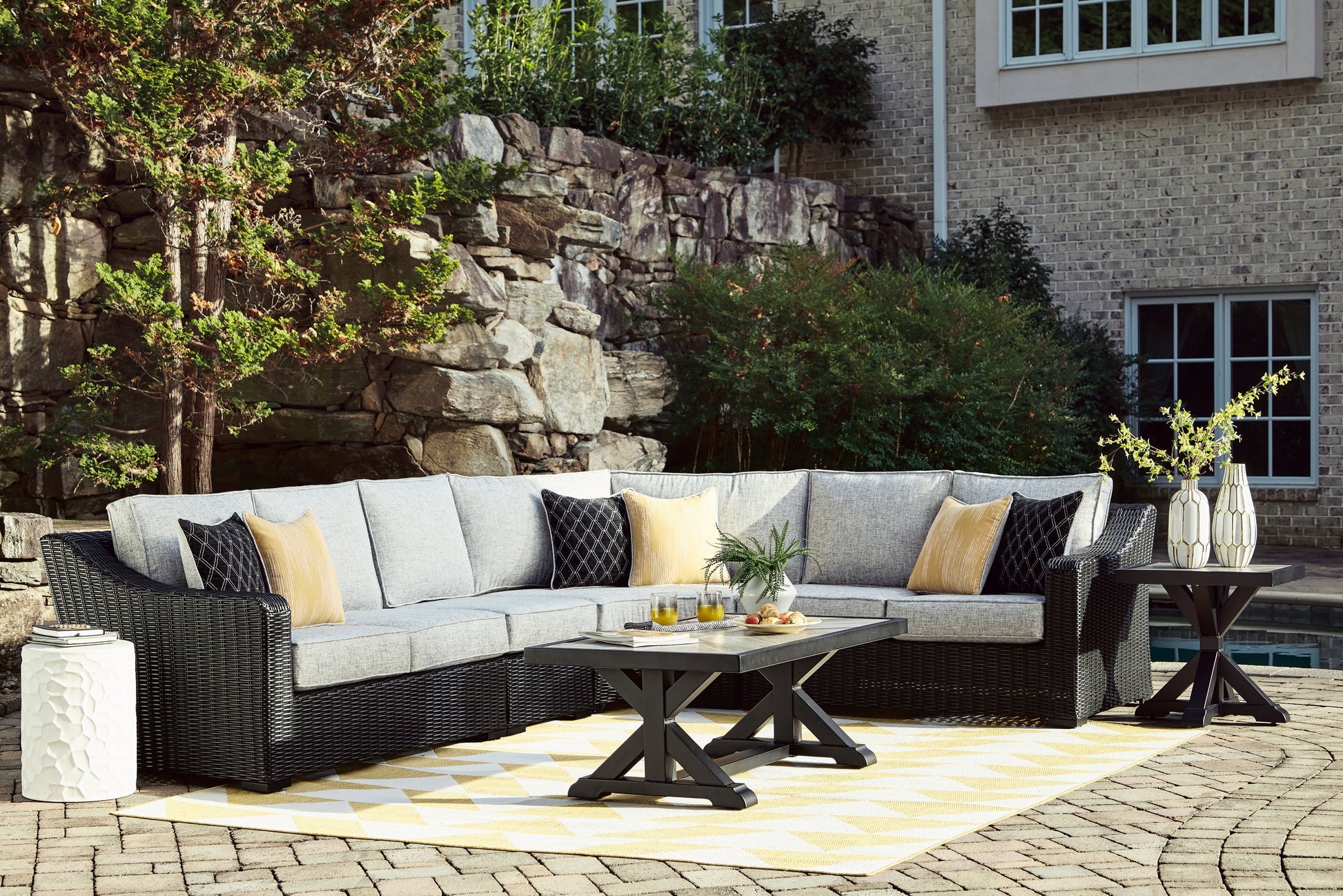 Cape Furniture Outlet - Ashley Furniture - Beachcroft Outdoor - 4-Piece Outdoor Sectional / Black/Light Gray - P792P2