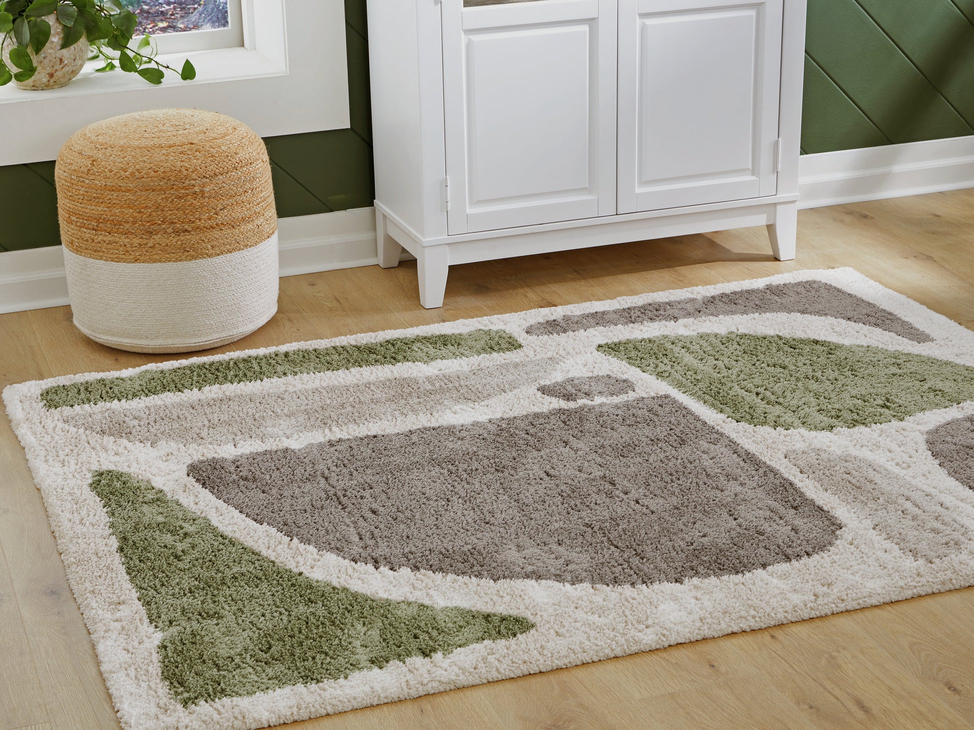 Cape Furniture Outlet - Ashley Furniture - Anburgh Rug - Medium Rug / Green/Gray/Ivory - R407352